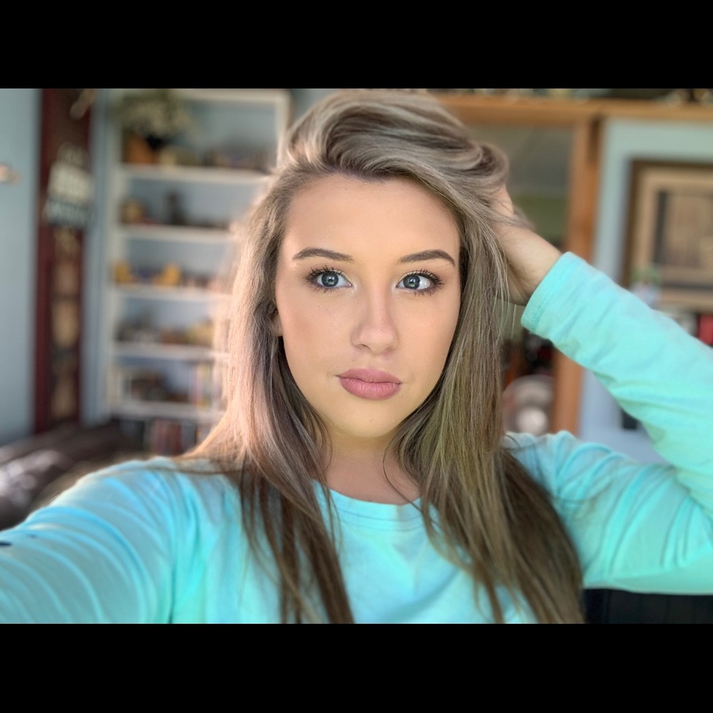 Meet your Posher, Cassie